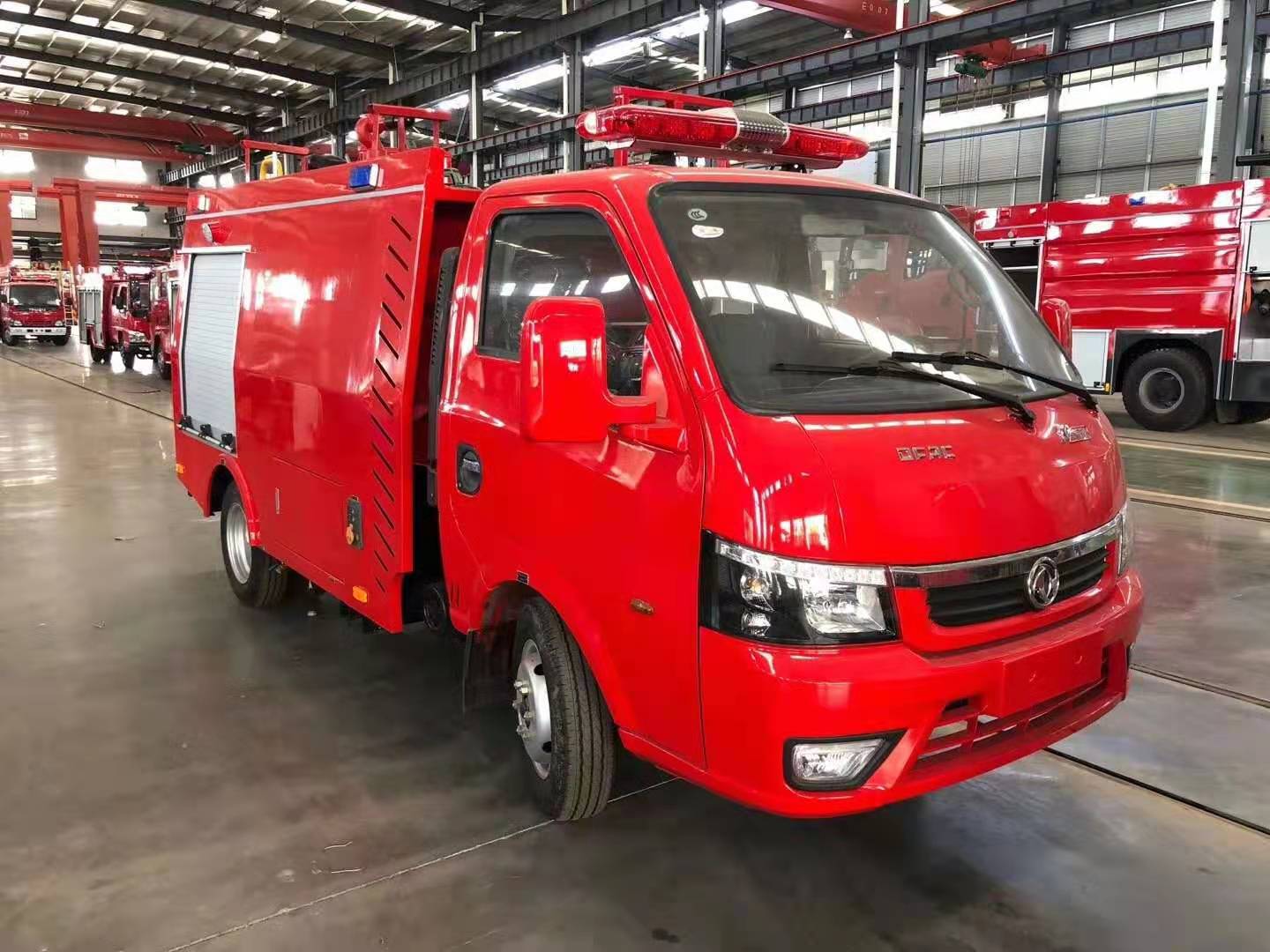 東風(fēng)途逸1噸水罐消防車(chē)